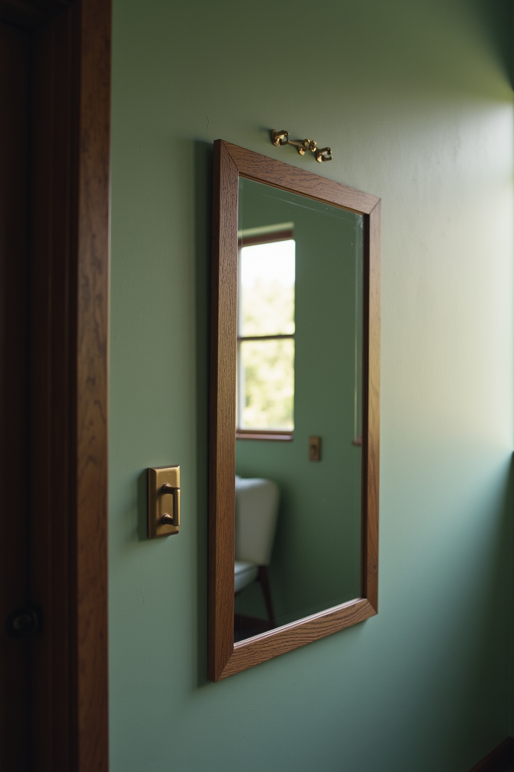 8 Großer Wandspiegel im Flur: Macht Weit