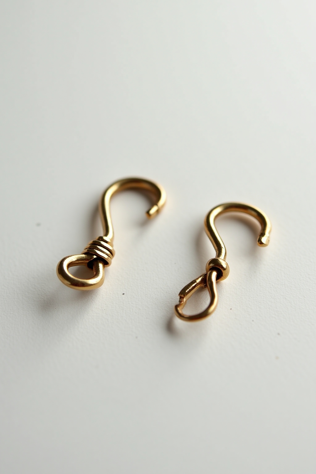 8 Klebehaken in Gold-Optik für dein Zuhause