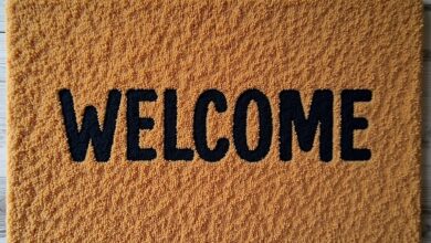 Lustige Fußmatte mit Willkommens-Spruch-Titel